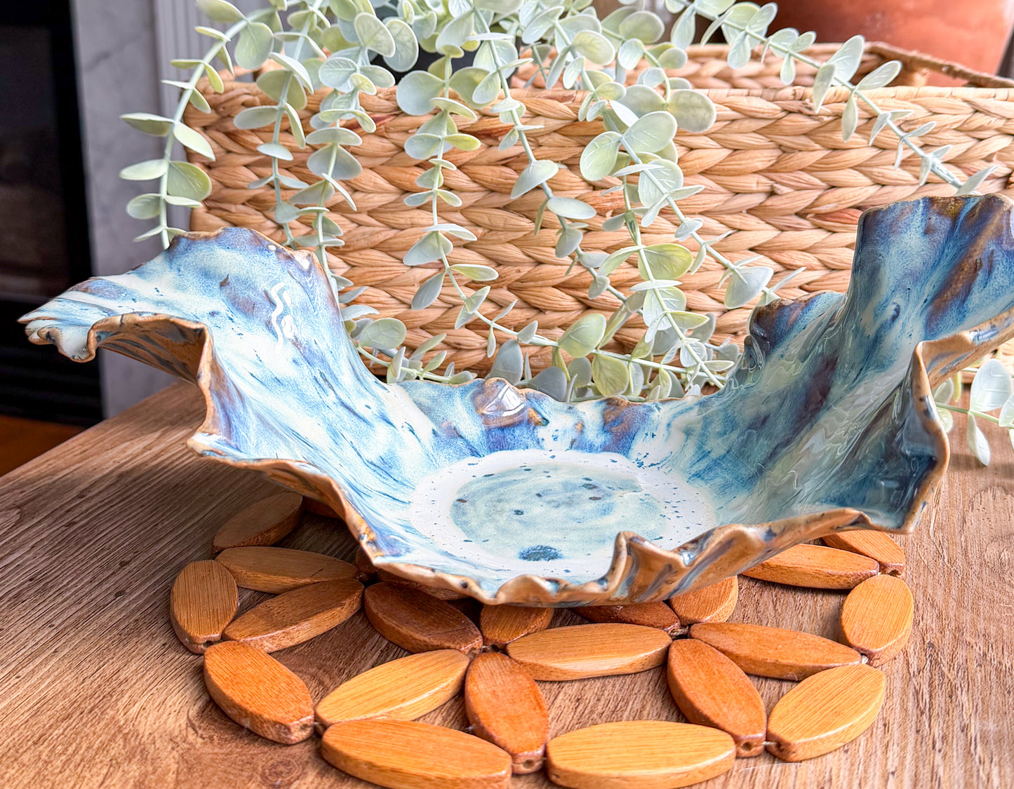 Ocean Crest Ruffled Dish
