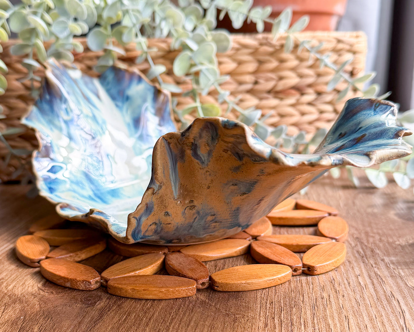 Ocean Crest Ruffled Dish