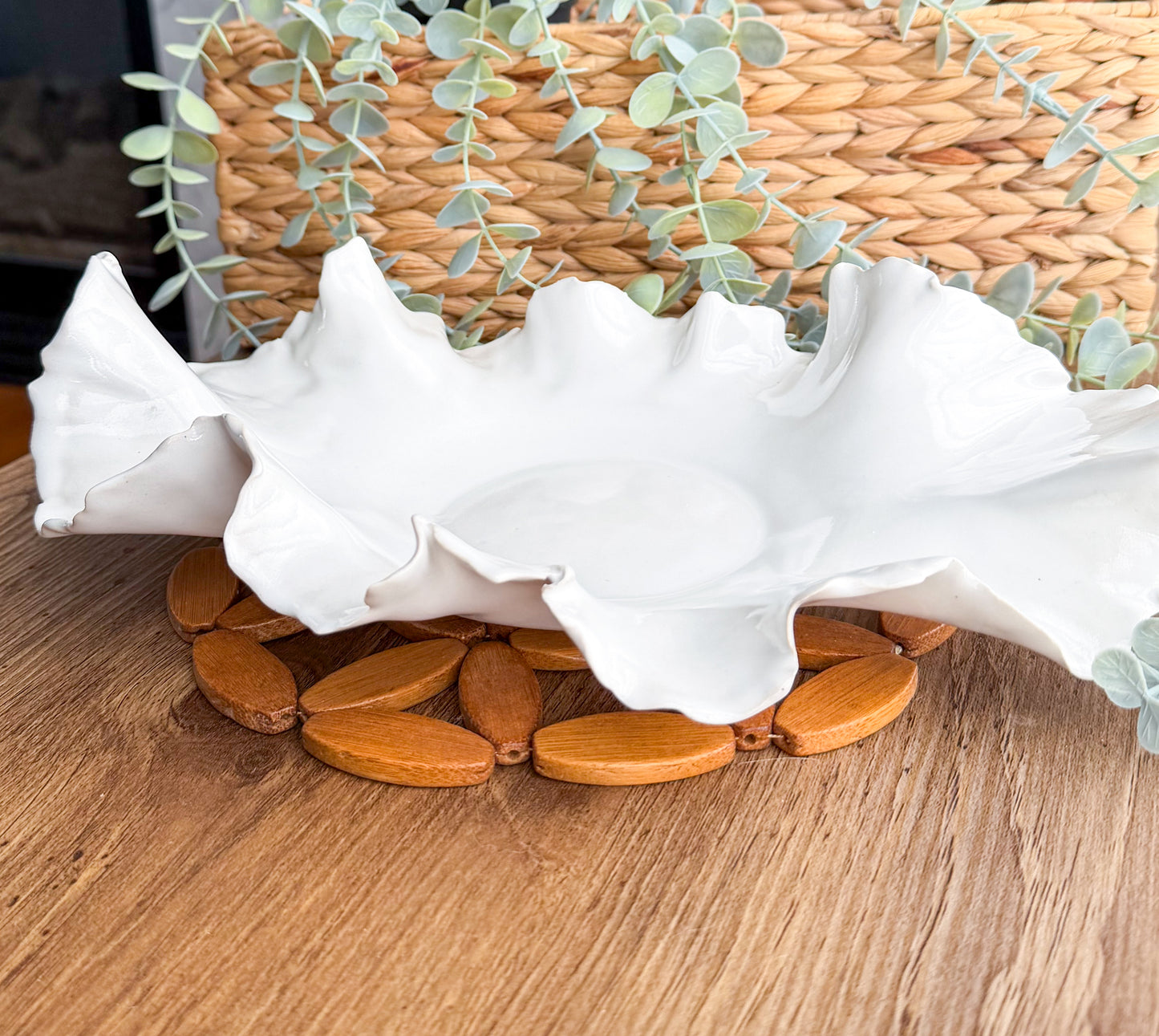 Chic White Ruffled Dish (Large)